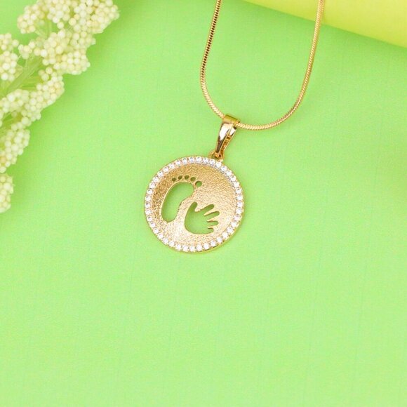 "Rose Gold Round Pendant with Baby Footprint and Handprint Cutout, XPPT1397 - Picture 10 of 13